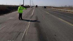 濱海新區(qū)民警深入查找在道路劃線、交通標(biāo)志等方面是否存有問題？