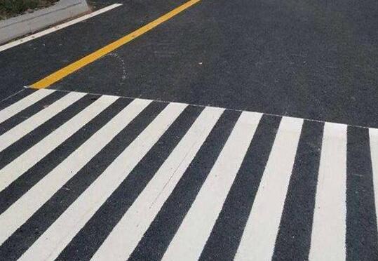 道路劃線，道路標(biāo)線是怎么畫出來的？