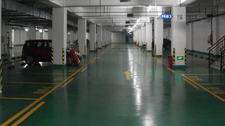 聚氨酯室內(nèi)停車場地坪需要具備哪些性能？有何優(yōu)勢
