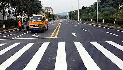 西安道路標(biāo)線施工多少錢一米？飛揚(yáng)市政價格合理