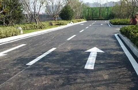 蘇州道路劃線的兩種類型：冷噴劃線和熱熔劃線？