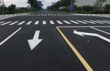 合肥道路劃線分析，如何保證道路畫線的筆直呢？