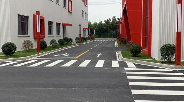 蘇州廠區(qū)劃線哪家好？飛揚市政專業(yè)、高效、貼心