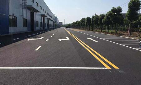 昆山廠區(qū)道路劃線多少錢？找飛揚市政價格合理