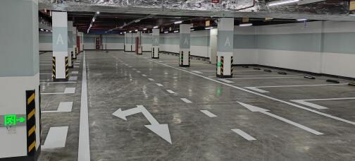 停車場劃線解析，高效利用空間，5300平米可容納多少停車位？