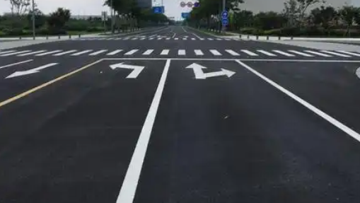 蘇州相城區(qū)廠區(qū)劃線選哪家？專業(yè)施工團隊，多年經(jīng)驗值得信賴